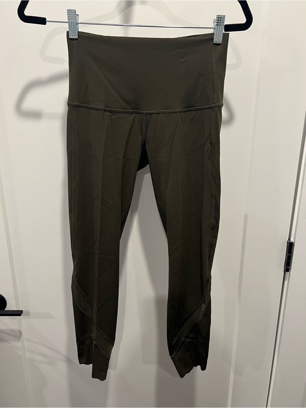 Lululemon Align Scalloped Hem with Vents High-Rise Crop 23 in Olive Green